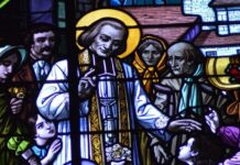 Bersahaja dan Rendah Hati, Sosok Yohanes Maria Vianney stained glass, parish priest, blessing, children, confessor, st jean marie vianney, france, patron saint of priests